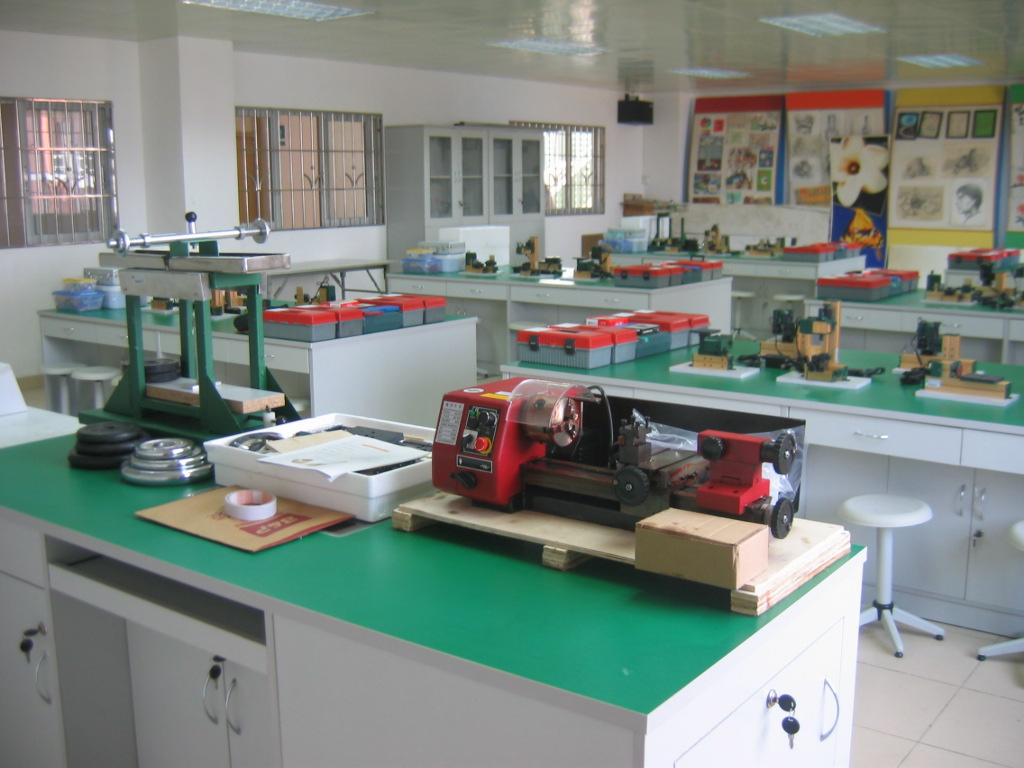 高中通用技術(shù)實(shí)驗(yàn)室設(shè)備建設(shè)案例-2010年通用技術(shù)實(shí)驗(yàn)室