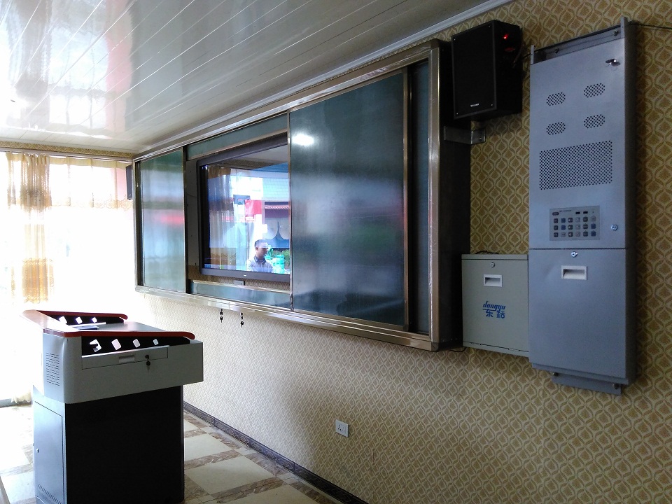 東裕DYU-8010-壁掛多媒體一體機-可任意選配-接受OEM貼牌訂單-專業(yè)的壁掛一體機生產(chǎn)廠家
